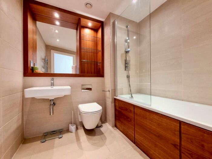 2 Bedroom Apartment To Rent In Candle House Wharf Approach Leeds, LS1