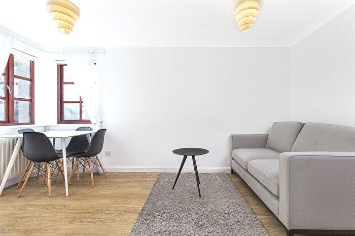 1 Bedroom Flat To Rent In Pine Street, London, EC1R