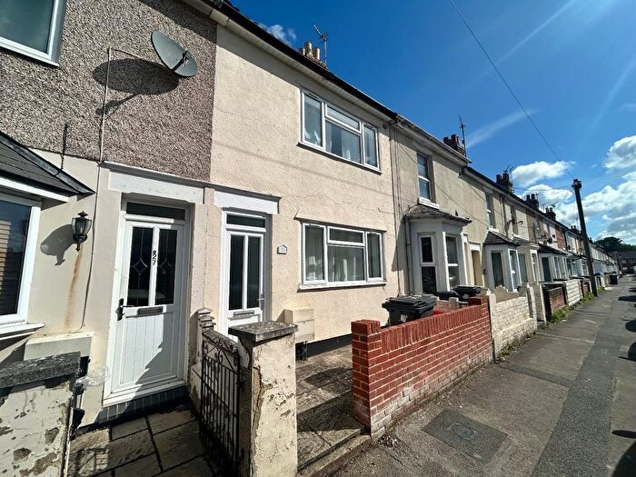 3 Bedroom Terraced House To Rent In Ipswich Street, Gorse Hill, Swindon, SN2