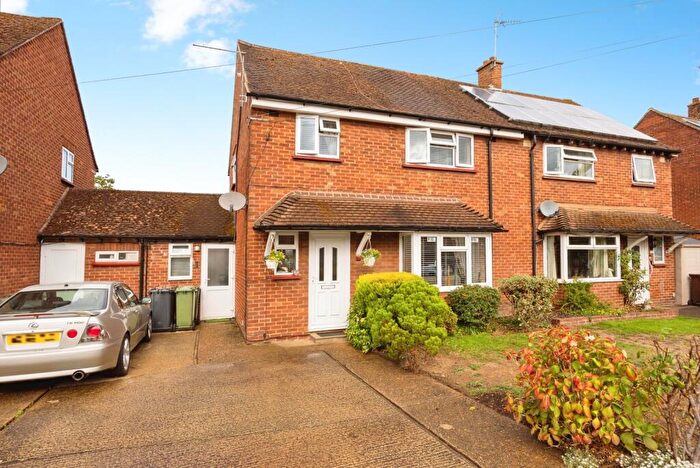 3 Bedroom Semi Detached House For Sale In Cypress Road, Guildford, Surrey, GU1