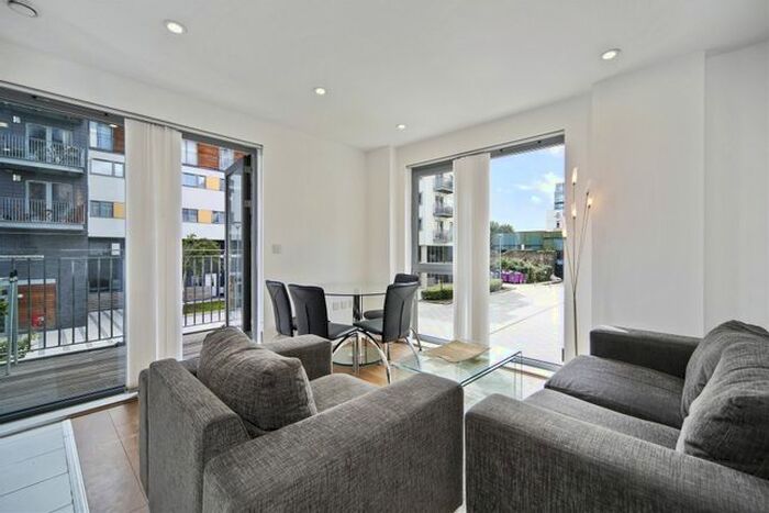 1 Bedroom Flat To Rent In Christian Street, London, E1