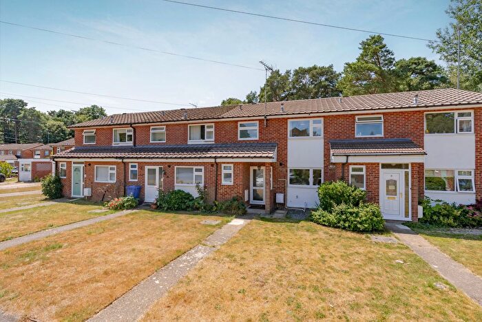 3 Bedroom Terraced House For Sale In Kinross Avenue, Ascot, SL5