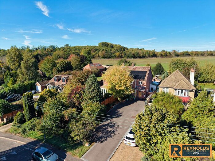 4 Bedroom Semi Detached House For Sale In Castle Way, Leybourne, West Malling, ME19