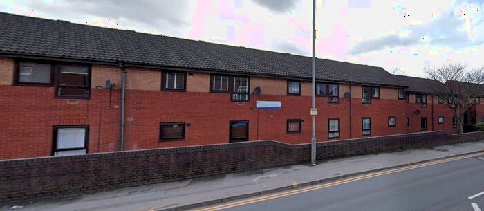 1 Bedroom Flat To Rent In Plumpton Close, Oldham, OL2