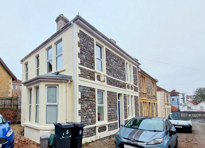 6 Bedroom Semi-Detached House To Rent In Brookfield Avenue, Bristol, BS7