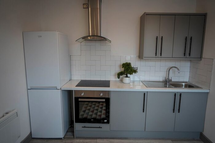 1 Bedroom Flat To Rent In Pomeroy Street, Cardiff, CF10