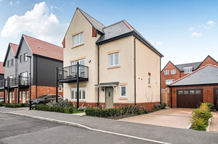 5 Bedroom Detached House For Sale In Woodward Lane, Warfield, Bracknell, Berkshire, RG42