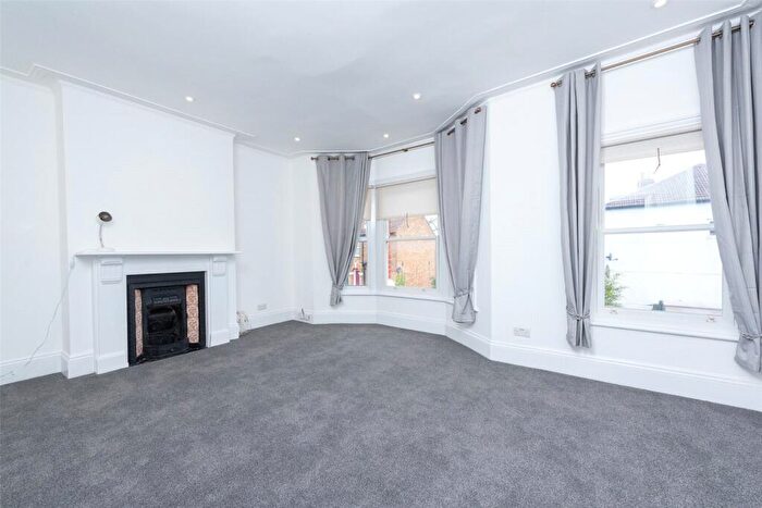 2 Bedroom Apartment To Rent In Goodrich Road, London, SE22