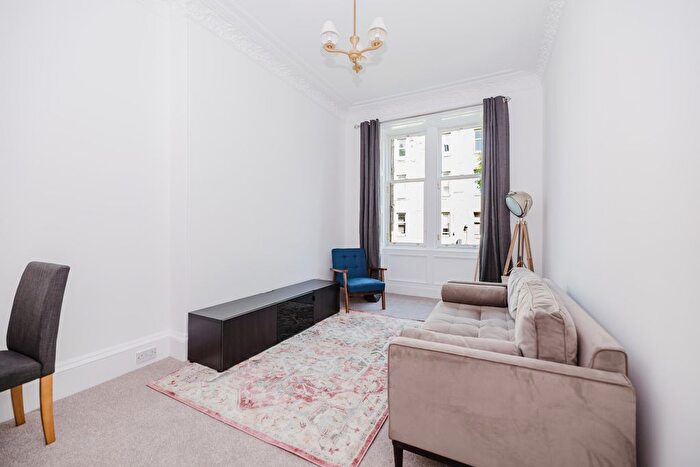 2 Bedroom Flat To Rent In Jordan Lane, Edinburgh, EH10