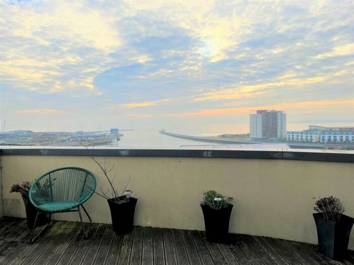 2 Bedroom Apartment To Rent In Kings Road, Swansea, SA1