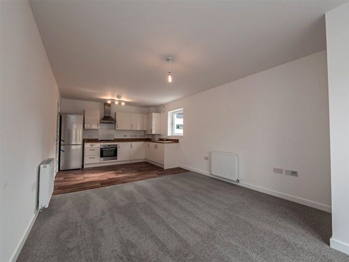 2 Bedroom Flat To Rent In Mcleod Street, Edinburgh, EH11