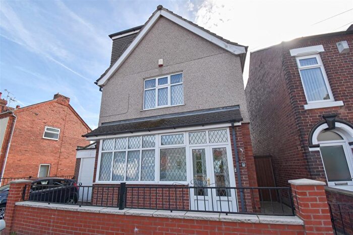 4 Bedroom Detached House For Sale In Brook Lane, Ripley, DE5