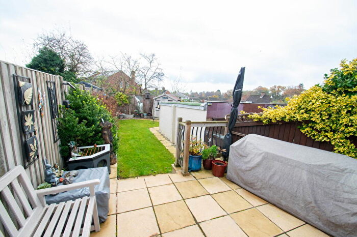 3 Bedroom Semi-Detached House For Sale In Vicarage Hill, Flitwick, MK45