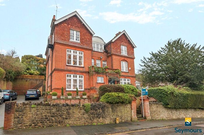 2 Bedroom Flat For Sale In Guildown Road, Guildford, Surrey, GU2