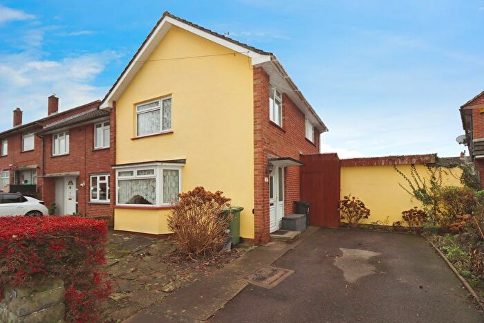 3 Bedroom End Terrace House For Sale In Wakeford Road, Downend, Bristol, BS16