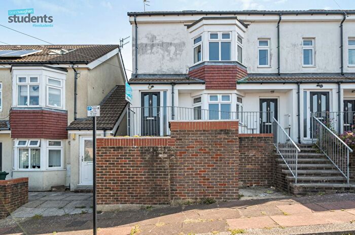 2 Bedroom Flat To Rent In Carlyle Avenue, Brighton, BN2