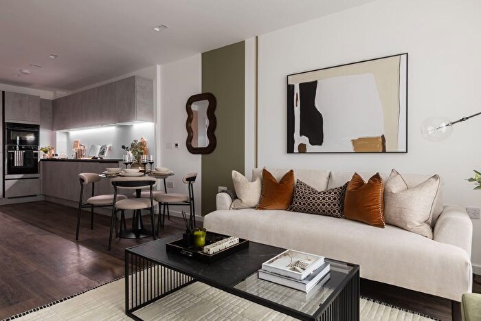 1 Bedroom Flat For Sale In Portobello Road, London, W10