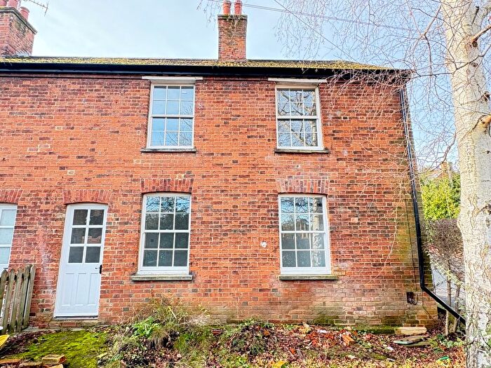 3 Bedroom Cottage To Rent In Aldenham Road, Radlett, WD7