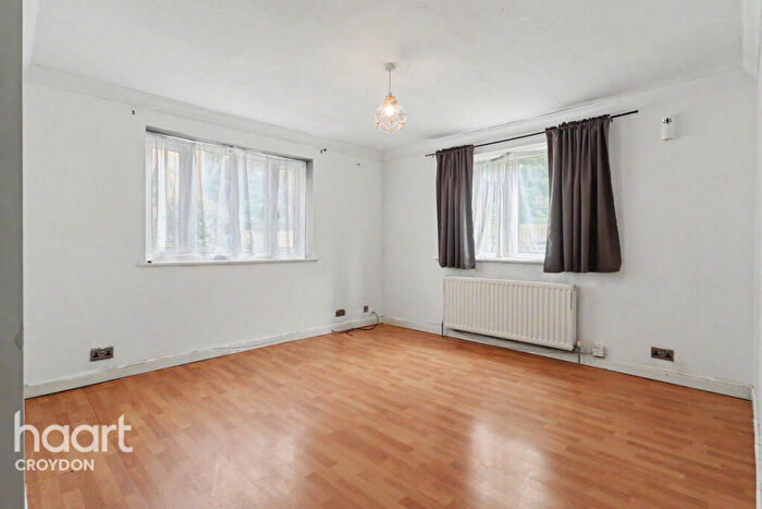 2 Bedroom Flat To Rent In Burnham Gardens, Croydon, CR0