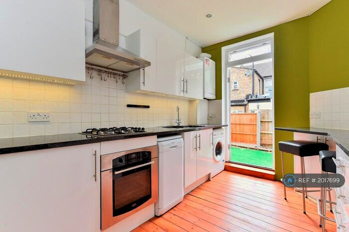 2 Bedroom Maisonette To Rent In Park View Road, London, N17