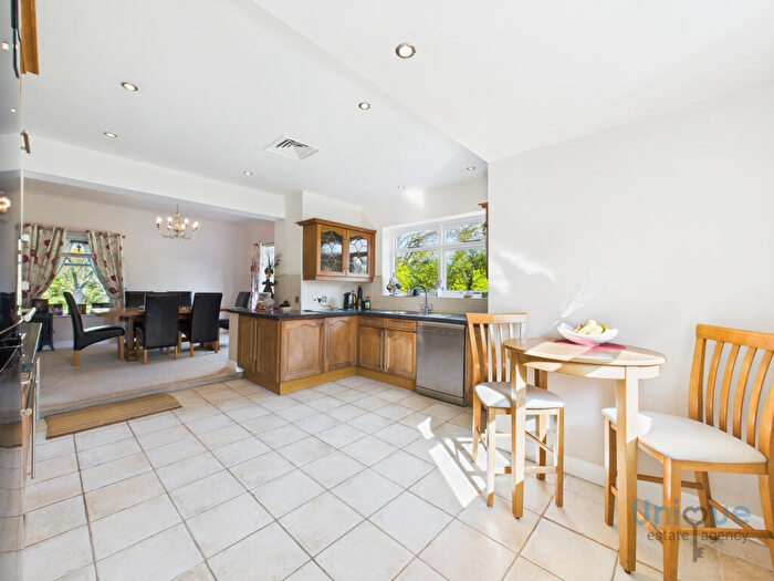 4 Bedroom Detached House For Sale In Garstang Road, Poulton-le-Fylde, FY6