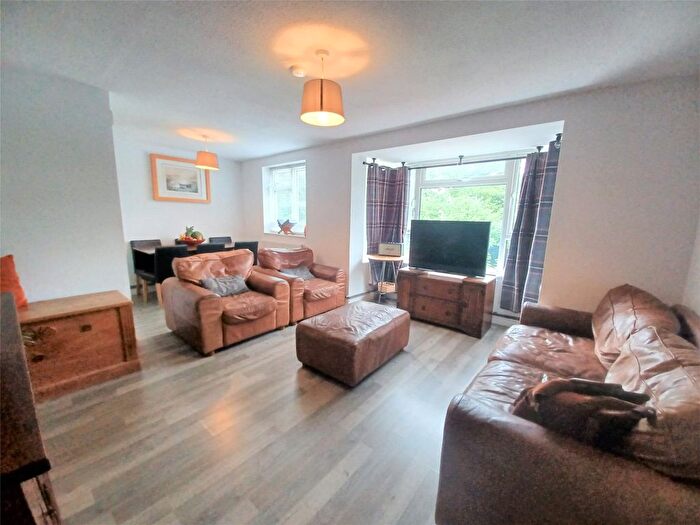 2 Bedroom Flat To Rent In Southfield Park, Bartlemas Close, Oxford, Oxfordshire, OX4
