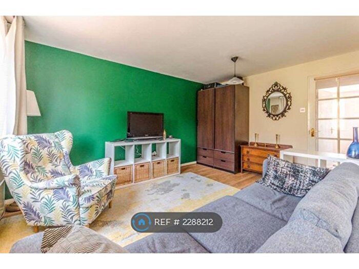 1 Bedroom Flat To Rent In Westferry Road, London, E14