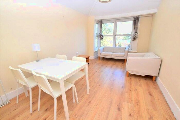 2 Bedroom Flat To Rent In Salisbury Road, Forest Gate, E7