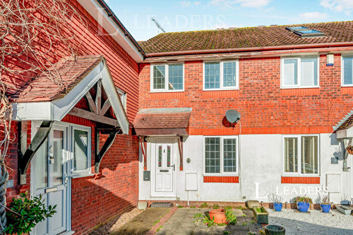 2 Bedroom House To Rent In Norfolk Close, RH11
