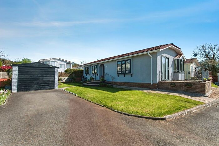 2 Bedroom Park Home For Sale In Sidmouth Road, Aylesbeare, Exeter, EX5