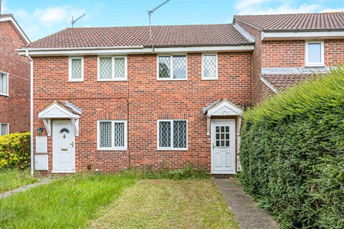 2 Bedroom Town House For Sale In The Willows, Caversham, Reading, RG4
