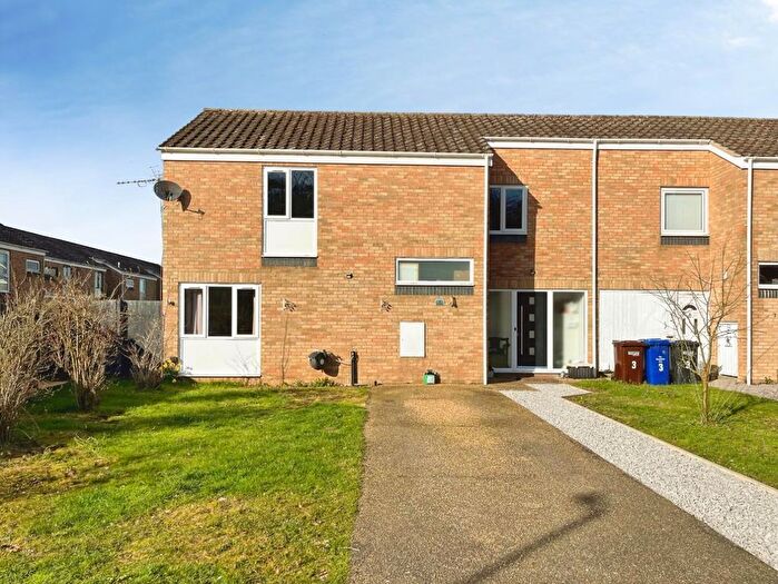 3 Bedroom Semi Detached House For Sale In Birch Walk, Raf Lakenheath, IP27