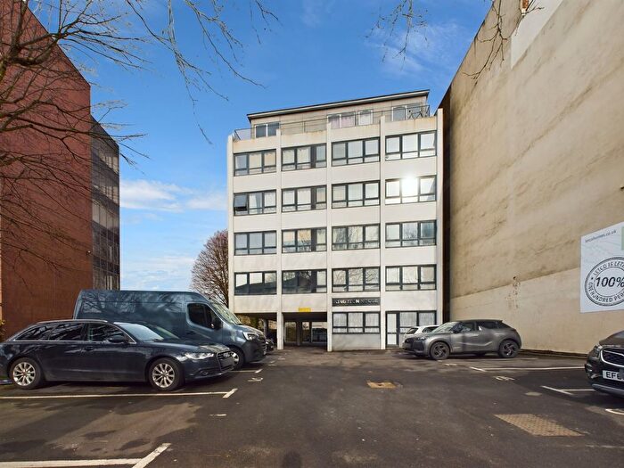 2 Bedroom Flat For Sale In Flat, Kingston House, - Kingston Crescent, Portsmouth, PO2
