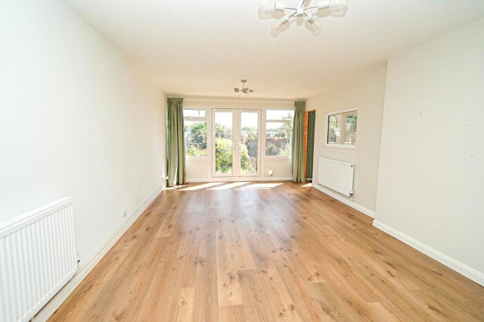 2 Bedroom Bungalow For Sale In Severn Walk, Leighton Buzzard, LU7