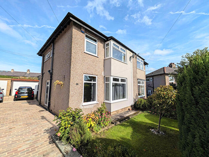 3 Bedroom Semi-Detached House For Sale In Lower Crow Nest Drive, Lightcliffe, HX3