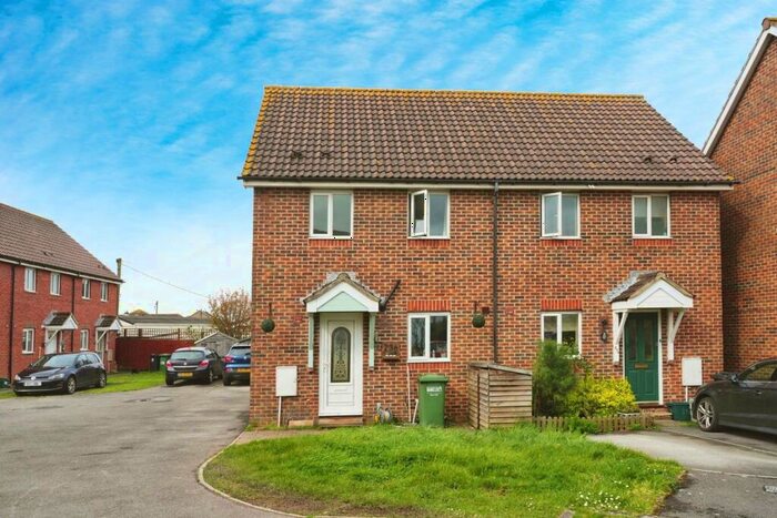 3 Bedroom Semi-Detached House For Sale In Gorse Cover Road, Severn Beach, Bristol, BS35