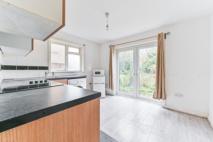 Studio For Sale In Clarence Place, London, E5