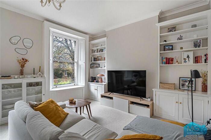2 Bedroom Apartment For Sale In St Pauls Road, London, N1