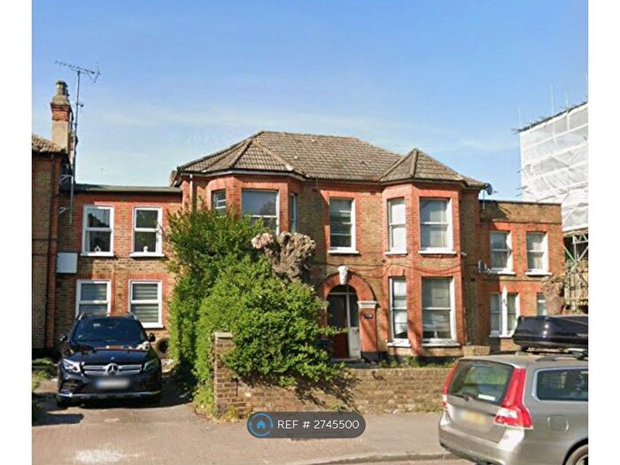 2 Bedroom Flat To Rent In Brownhill Road, London, SE6