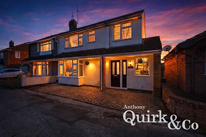 4 Bedroom Semi Detached House For Sale In Canvey Road, Canvey Island, SS8