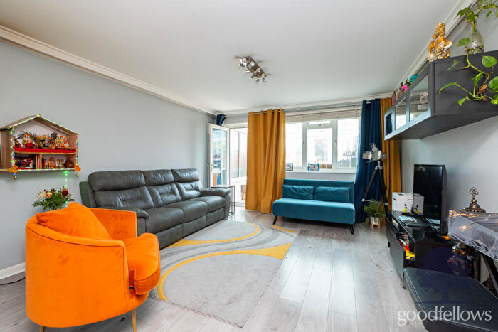 2 Bedroom Terraced House To Rent In Lower Road, Sutton, SM1