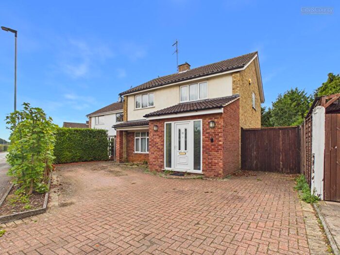 4 Bedroom Detached House For Sale In Bradwell Road, Peterborough, PE3