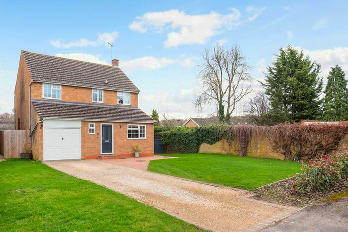 4 Bedroom Detached House For Sale In Robins Close, Barford St Michael, OX15