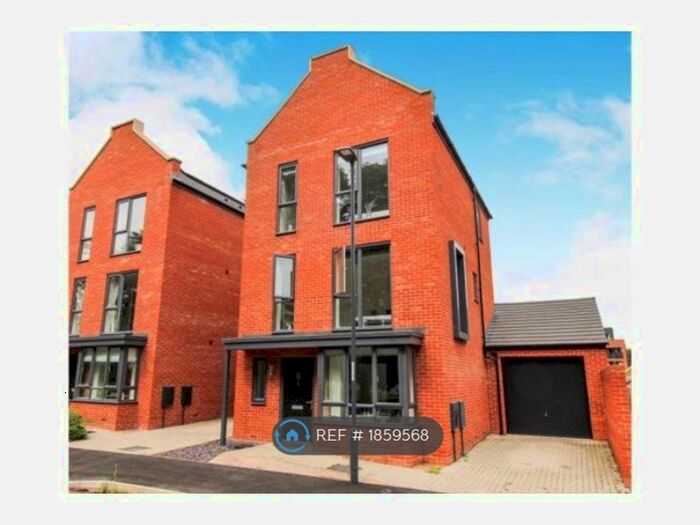 4 Bedroom Detached House To Rent In Somerset Close, Derby, DE22