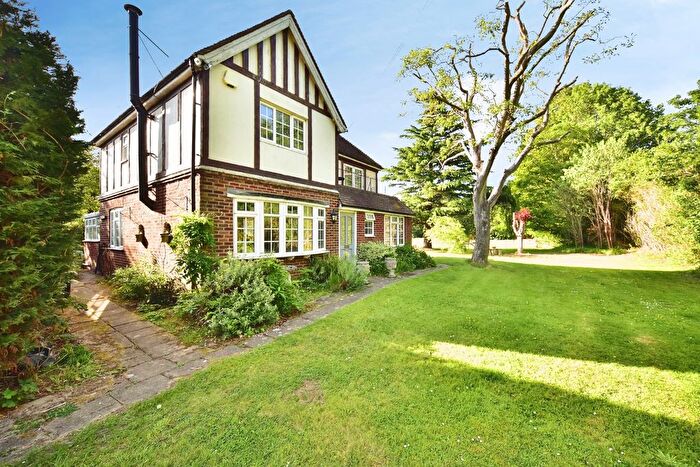 4 Bedroom Detached House For Sale In Broadwater Road, West Malling, Kent, ME19