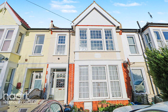 3 Bedroom Flat For Sale In Anerley Road, Westcliff-On-Sea, SS0