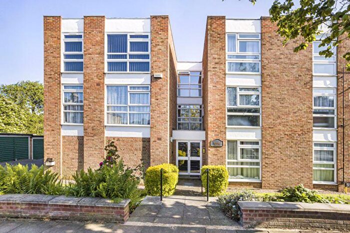 2 Bedroom Flat To Rent In Glenure Road, London, SE9