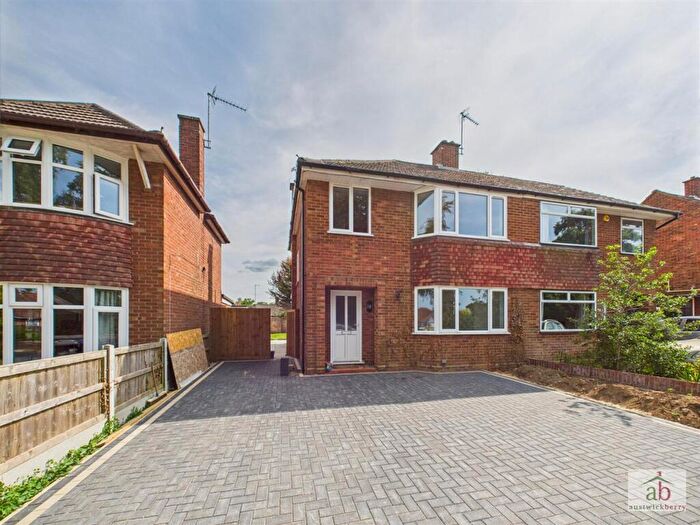 3 Bedroom Semi-Detached House To Rent In Bromeswell Road, Ipswich, Ipswich, IP4