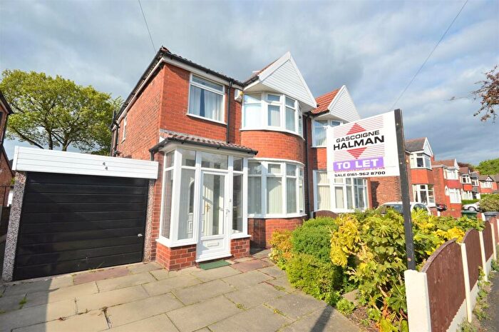 3 Bedroom Semi-Detached House To Rent In Chestnut Drive, Sale, M33