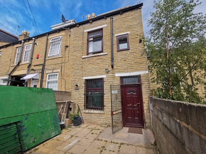 2 Bedroom Terraced House To Rent In Girlington Road, Bradford BD8